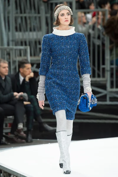 Look 28